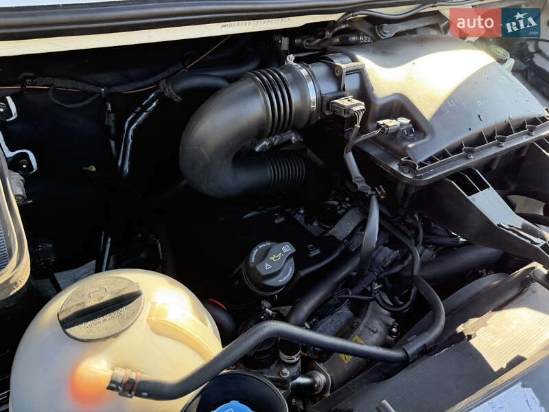 Микроавтобус Mercedes-Benz Sprinter 2016 в Дубовом фото 19 Микроавтобус Mercedes-Benz Sprinter 2016 в Дубовом