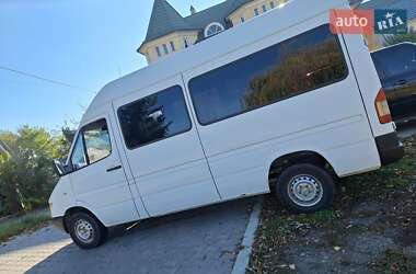 Микроавтобус Mercedes-Benz Sprinter 2005 в  фото 2 Микроавтобус Mercedes-Benz Sprinter 2005 в