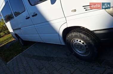 Микроавтобус Mercedes-Benz Sprinter 2005 в  фото 11 Микроавтобус Mercedes-Benz Sprinter 2005 в