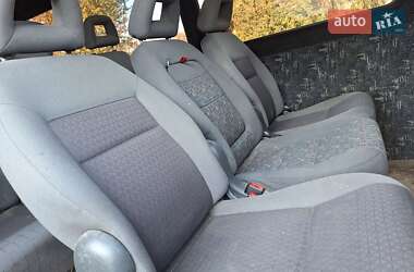 Микроавтобус Mercedes-Benz Sprinter 2005 в  фото 29 Микроавтобус Mercedes-Benz Sprinter 2005 в