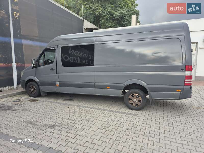 Микроавтобус Mercedes-Benz Sprinter 2008 в Межгорье