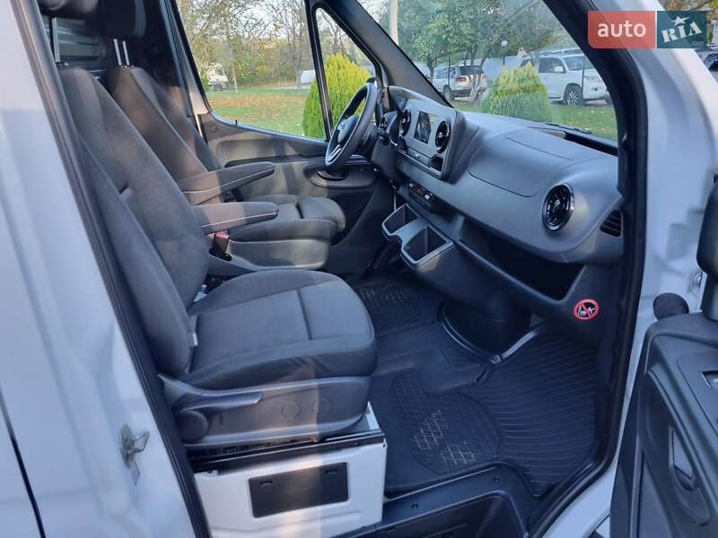 Вантажний фургон Mercedes-Benz Sprinter 2022 в Чернівцях