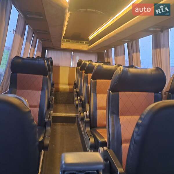 Приміський автобус Mercedes-Benz Sprinter 2001 в Бучі