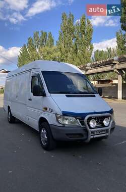 Грузовой фургон Mercedes-Benz Sprinter 2003 в  Грузовой фургон Mercedes-Benz Sprinter 2003 в