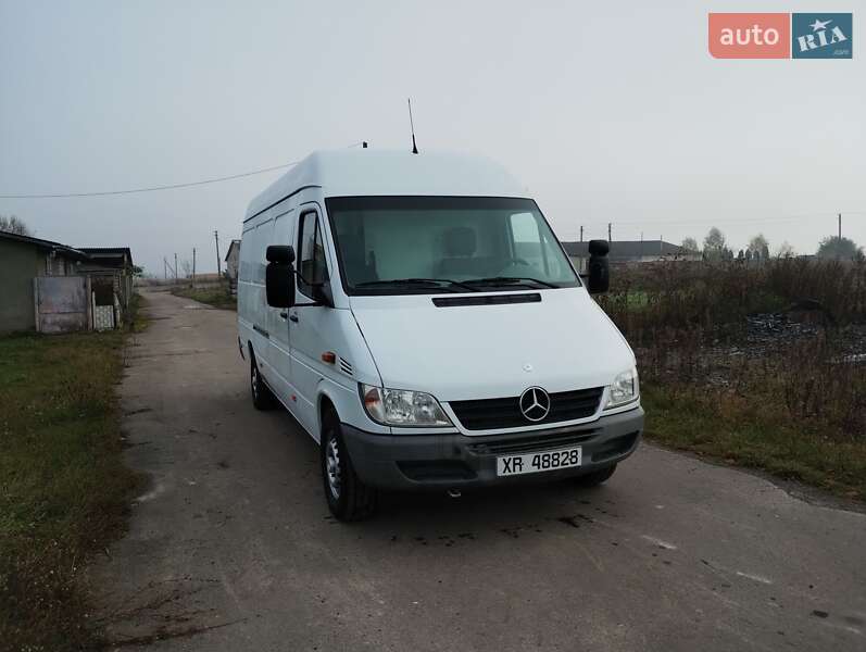 Вантажний фургон Mercedes-Benz Sprinter 2004 в Костопілі фото 3 Вантажний фургон Mercedes-Benz Sprinter 2004 в Костопілі