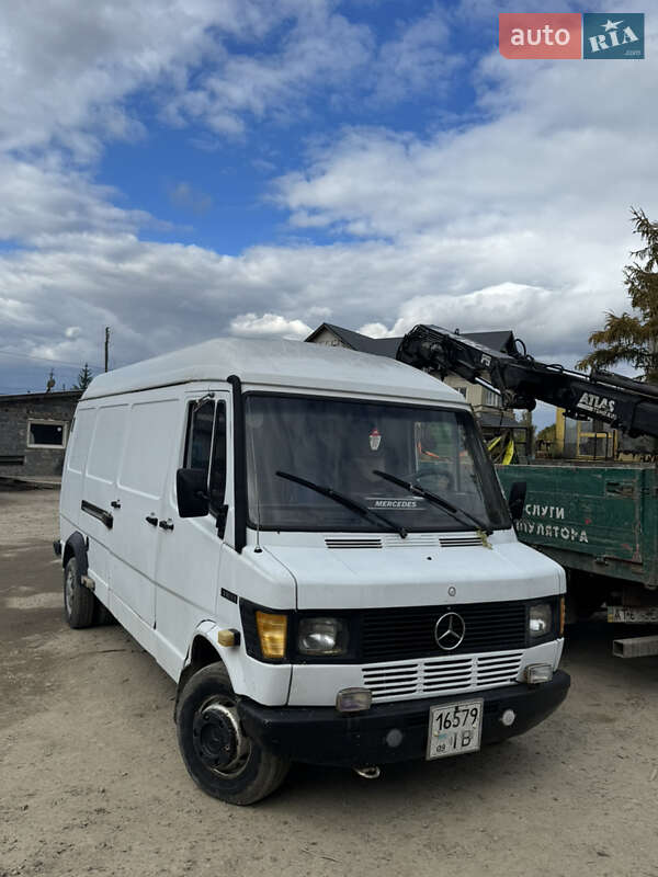 Вантажний фургон Mercedes-Benz Sprinter 1995 в Верхньому Вербіжі