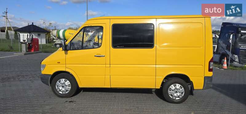 Вантажопасажирський фургон Mercedes-Benz Sprinter 1998 в Чернівцях