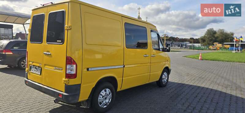Вантажопасажирський фургон Mercedes-Benz Sprinter 1998 в Чернівцях