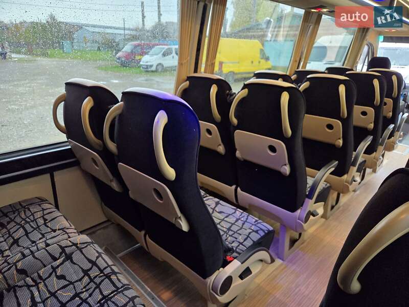 Туристичний / Міжміський автобус Mercedes-Benz Sprinter 2015 в Чернівцях