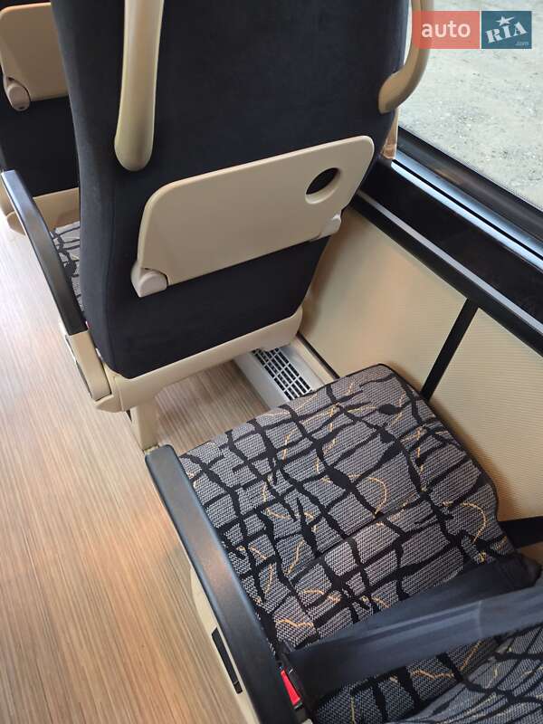 Туристичний / Міжміський автобус Mercedes-Benz Sprinter 2015 в Чернівцях