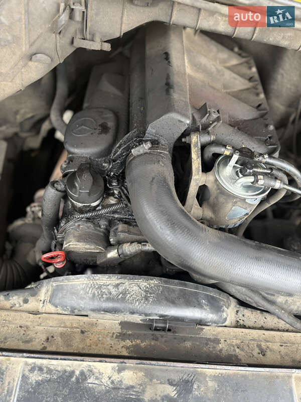 Вантажний фургон Mercedes-Benz Sprinter 2003 в Брошневі-Облозі фото 26 Вантажний фургон Mercedes-Benz Sprinter 2003 в Брошневі-Облозі