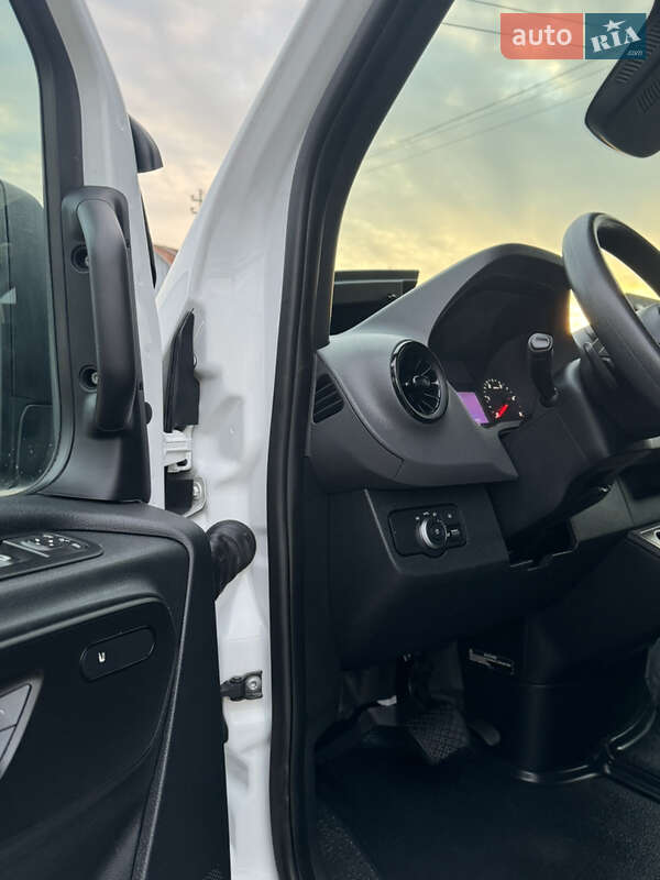 Вантажний фургон Mercedes-Benz Sprinter 2019 в Рівному