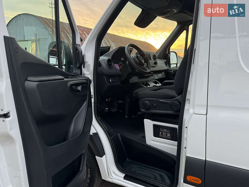 Вантажний фургон Mercedes-Benz Sprinter 2019 в Рівному