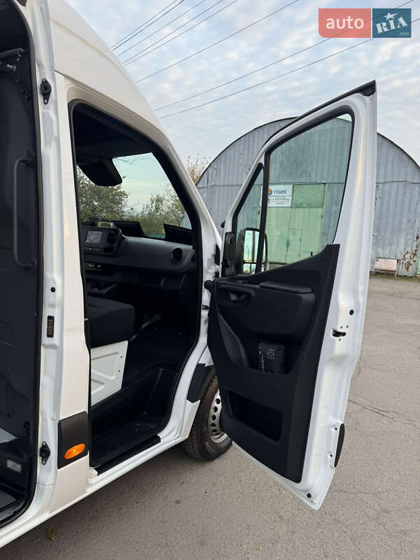 Вантажний фургон Mercedes-Benz Sprinter 2019 в Рівному