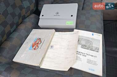 Грузовой фургон Mercedes-Benz Sprinter 2000 в 