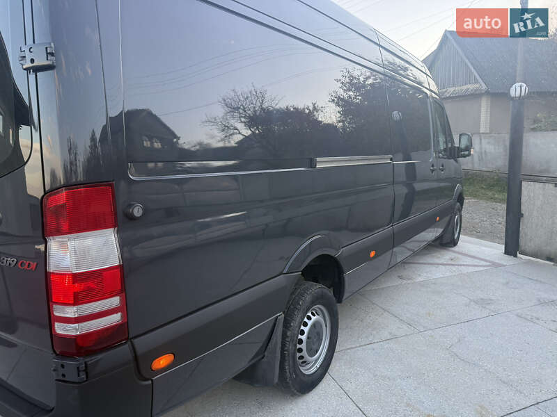 Вантажний фургон Mercedes-Benz Sprinter 2011 в Чернівцях фото 4 Вантажний фургон Mercedes-Benz Sprinter 2011 в Чернівцях