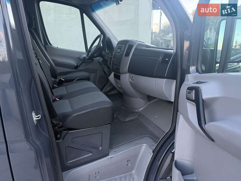Вантажний фургон Mercedes-Benz Sprinter 2011 в Чернівцях фото 9 Вантажний фургон Mercedes-Benz Sprinter 2011 в Чернівцях