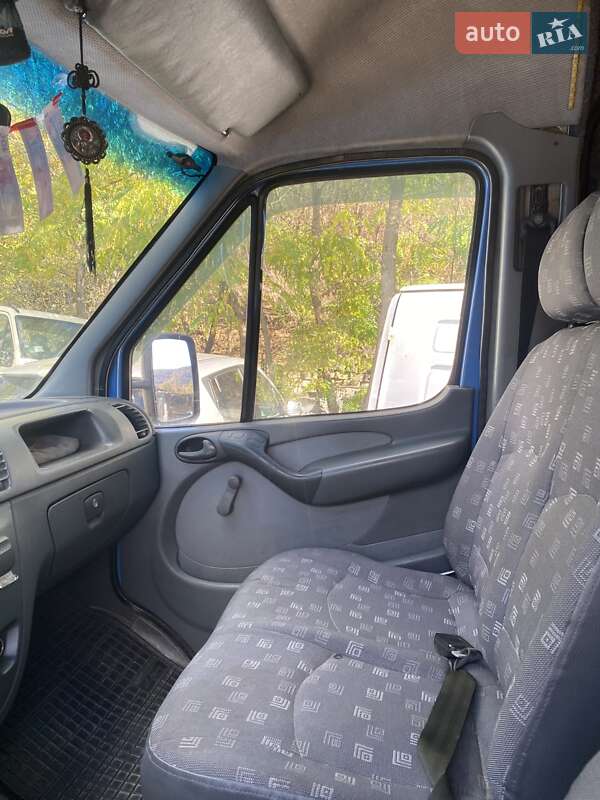 Грузопассажирский фургон Mercedes-Benz Sprinter 2004 в Могилев-Подольске