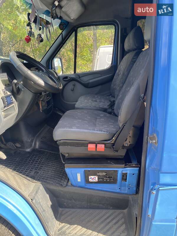 Грузопассажирский фургон Mercedes-Benz Sprinter 2004 в Могилев-Подольске