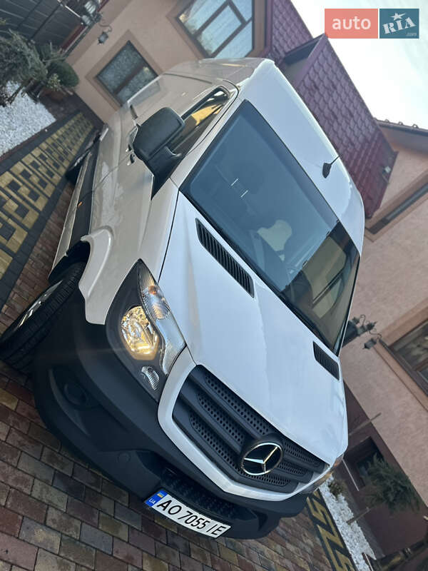 Вантажний фургон Mercedes-Benz Sprinter 2018 в Тячеві