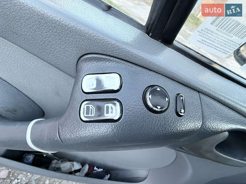 Грузопассажирский фургон Mercedes-Benz Sprinter 2001 в Хмельницком фото 24 Грузопассажирский фургон Mercedes-Benz Sprinter 2001 в Хмельницком