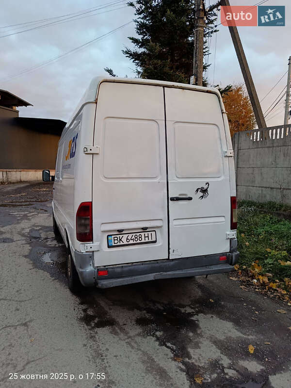 Вантажний фургон Mercedes-Benz Sprinter 2003 в Рівному фото 4 Вантажний фургон Mercedes-Benz Sprinter 2003 в Рівному