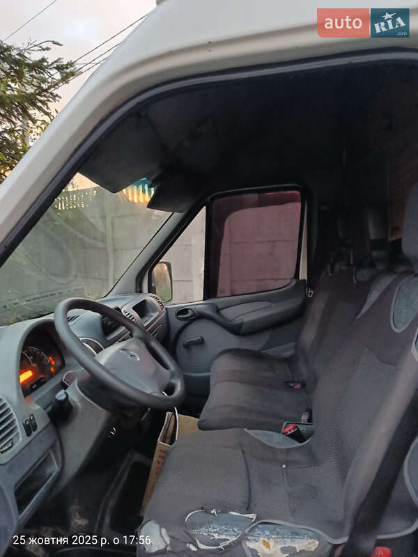 Вантажний фургон Mercedes-Benz Sprinter 2003 в Рівному фото 9 Вантажний фургон Mercedes-Benz Sprinter 2003 в Рівному