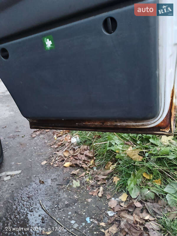 Вантажний фургон Mercedes-Benz Sprinter 2003 в Рівному фото 14 Вантажний фургон Mercedes-Benz Sprinter 2003 в Рівному