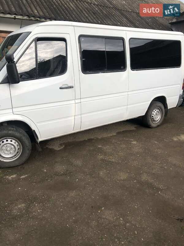 Мікроавтобус Mercedes-Benz Sprinter 2004 в Надвірній фото 3 Мікроавтобус Mercedes-Benz Sprinter 2004 в Надвірній