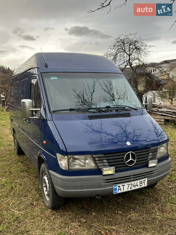 Грузовой фургон Mercedes-Benz Sprinter 1997 в Кутах