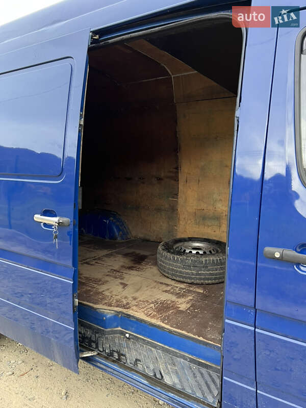 Грузовой фургон Mercedes-Benz Sprinter 1997 в Кутах