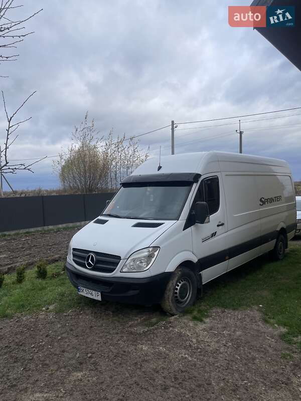 Вантажний фургон Mercedes-Benz Sprinter 2009 в Рівному фото 2 Вантажний фургон Mercedes-Benz Sprinter 2009 в Рівному
