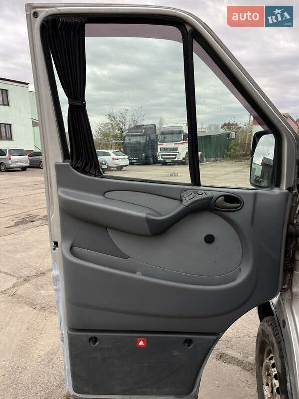 Мінівен Mercedes-Benz Sprinter 2005 в Нововолинську фото 27 Мінівен Mercedes-Benz Sprinter 2005 в Нововолинську