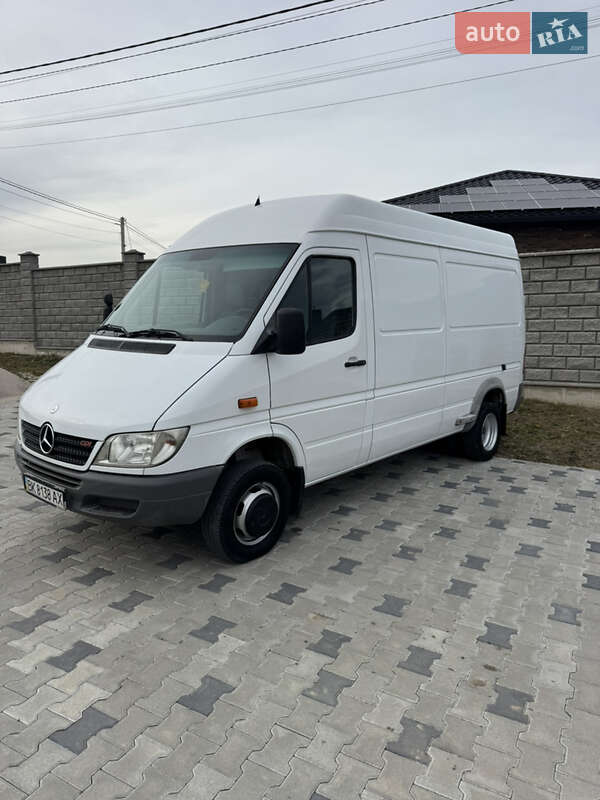 Вантажний фургон Mercedes-Benz Sprinter 2005 в Рівному