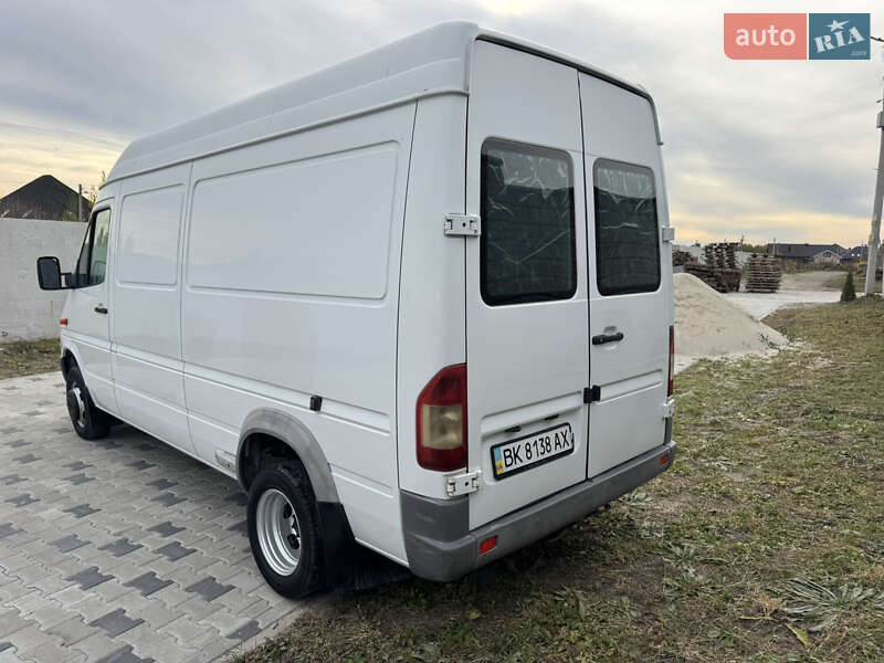 Вантажний фургон Mercedes-Benz Sprinter 2005 в Рівному