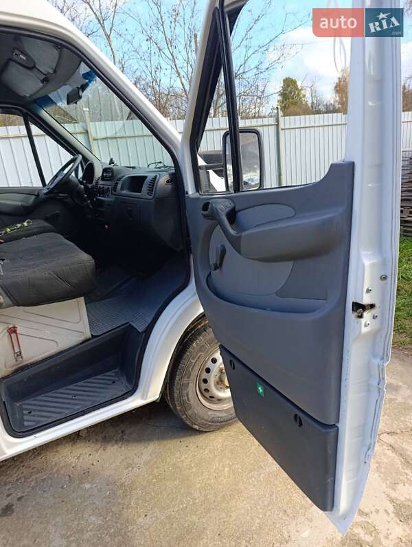 Вантажний фургон Mercedes-Benz Sprinter 2005 в Львові
