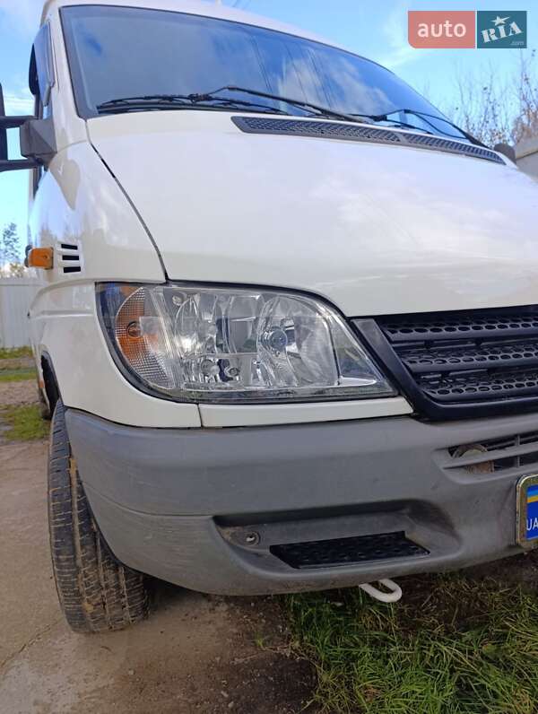 Вантажний фургон Mercedes-Benz Sprinter 2005 в Львові