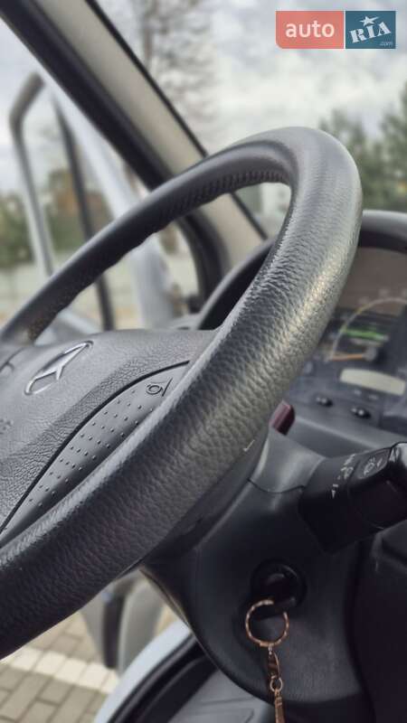 Грузовой фургон Mercedes-Benz Sprinter 2004 в Луцке