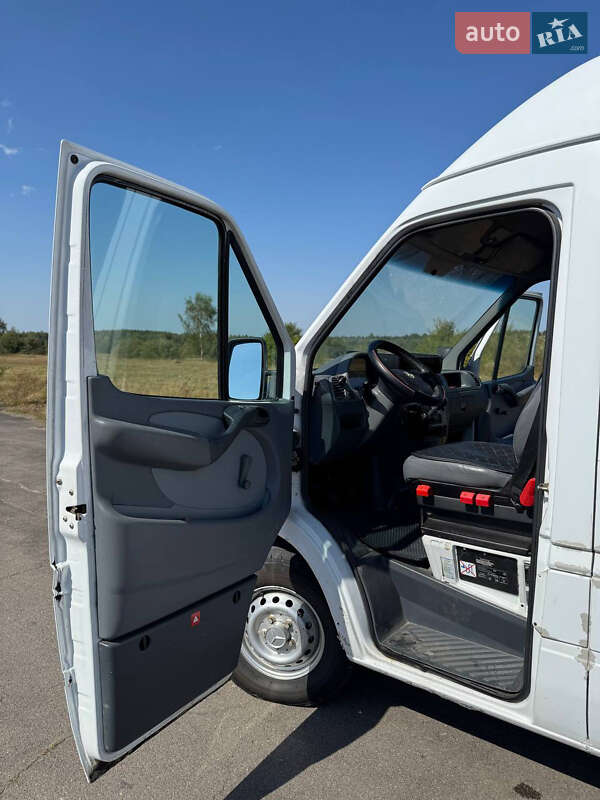 Грузовой фургон Mercedes-Benz Sprinter 2004 в Луцке фото 9 Грузовой фургон Mercedes-Benz Sprinter 2004 в Луцке