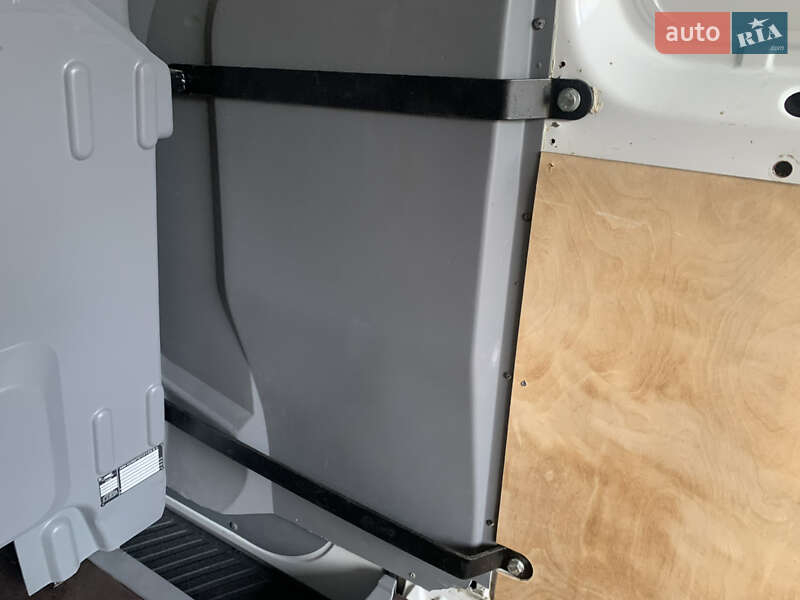 Грузопассажирский фургон Mercedes-Benz Sprinter 2016 в Стрые фото 31 Грузопассажирский фургон Mercedes-Benz Sprinter 2016 в Стрые