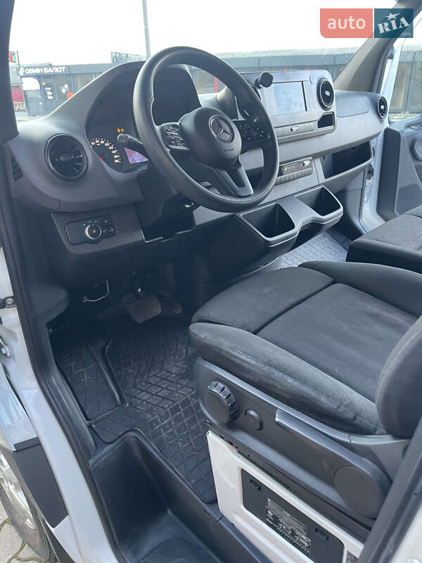 Вантажний фургон Mercedes-Benz Sprinter 2018 в Ужгороді фото 24 Вантажний фургон Mercedes-Benz Sprinter 2018 в Ужгороді