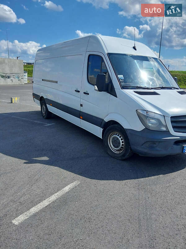 Грузовой фургон Mercedes-Benz Sprinter 2013 в Львове