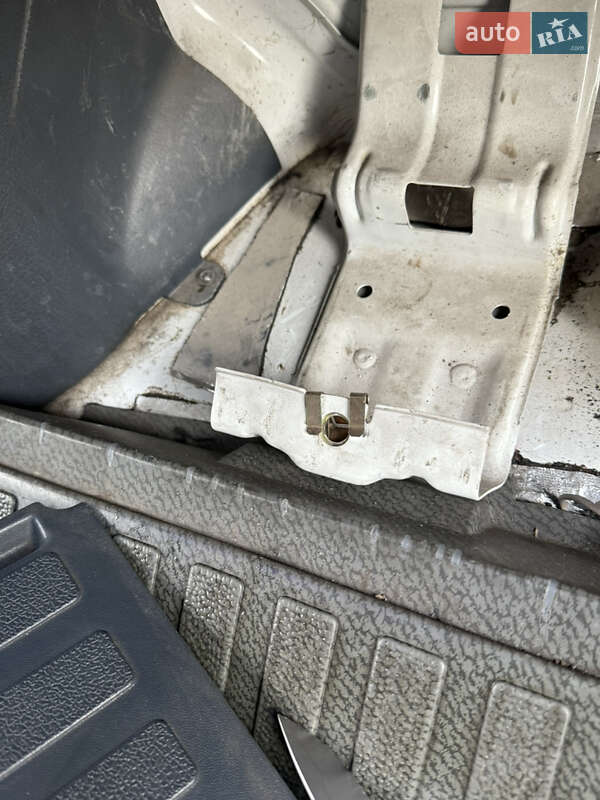 Грузовой фургон Mercedes-Benz Sprinter 2004 в Днепре фото 17 Грузовой фургон Mercedes-Benz Sprinter 2004 в Днепре