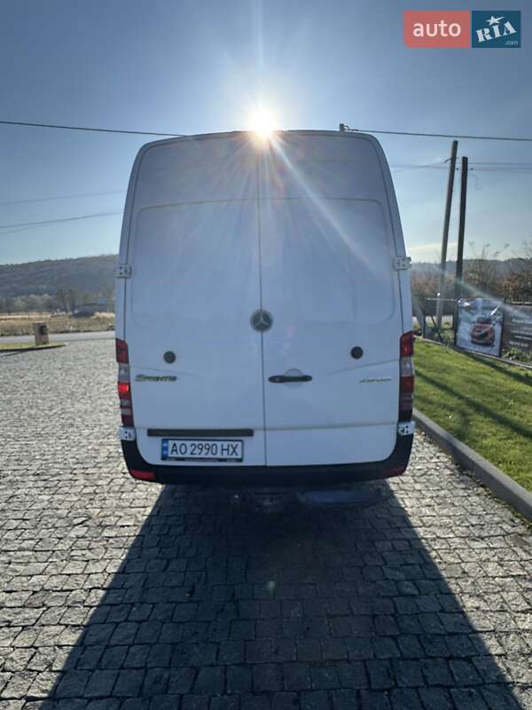 Грузовой фургон Mercedes-Benz Sprinter 2014 в Солотвине