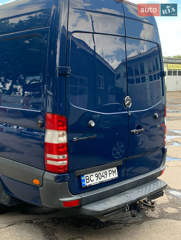 Вантажний фургон Mercedes-Benz Sprinter 2011 в Львові