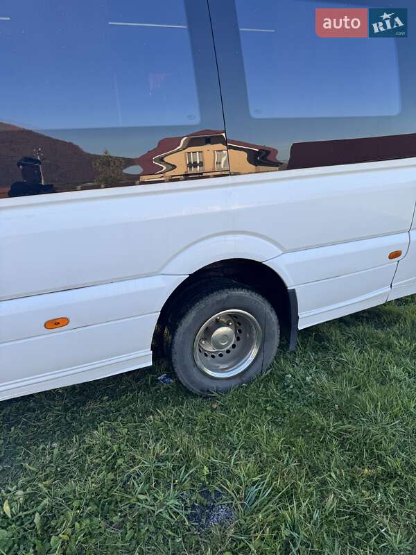 Мікроавтобус Mercedes-Benz Sprinter 2015 в Сваляві