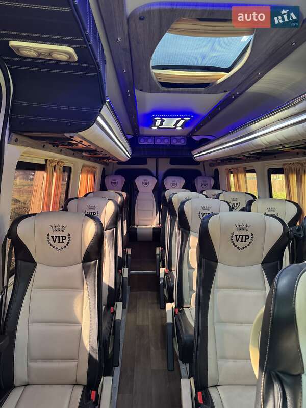 Мікроавтобус Mercedes-Benz Sprinter 2015 в Сваляві
