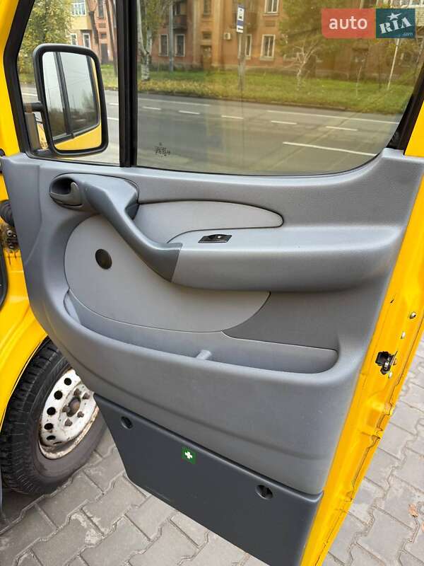 Мікроавтобус вантажний (до 3,5т) Mercedes-Benz Sprinter 2004 в Кривому Розі фото 3 Мікроавтобус вантажний (до 3,5т) Mercedes-Benz Sprinter 2004 в Кривому Розі