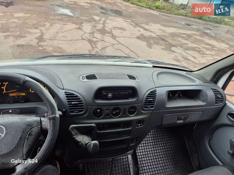Вантажний фургон Mercedes-Benz Sprinter 2000 в Житомирі