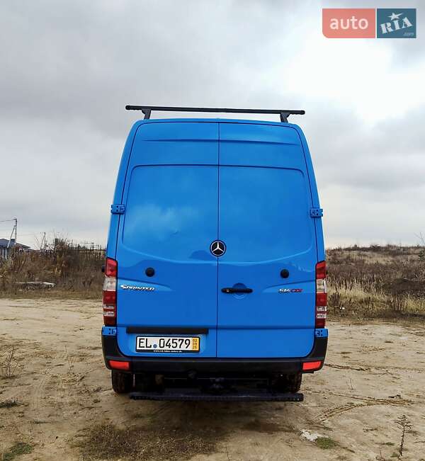 Вантажний фургон Mercedes-Benz Sprinter 2011 в Рівному